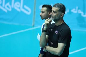 هدفمان قهرمانی در خاک ایران است/ دست تماشاگران را می‌بوسم – خط و نقد | اخبار ایران و جهان