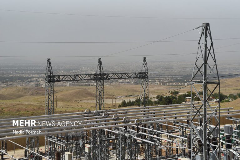 اختلال در شبکه انتقال علت قطعی برق مناطق غرب تهران بود –