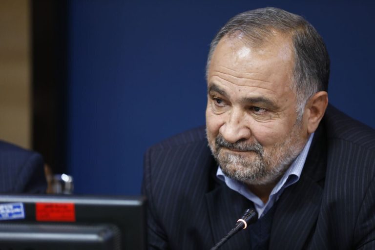 بانک‌ها به بنگاه داری روی‌ آوردند/ مجلس جلوی این رویه را می