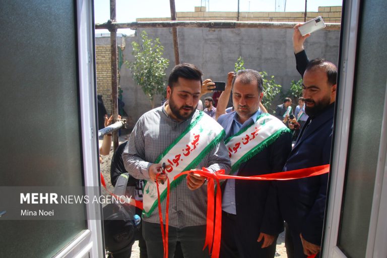 تحویل اولین واحدهای مسکونی جدیدالاحداث در مناطق زلزله زده خوی – خط و نقد | اخبار ایران و جهان