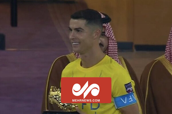 لحظه دریافت جایزه کفش طلا توسط رونالدو در جام باشگاه‌های عرب – خط و نقد | اخبار ایران و جهان