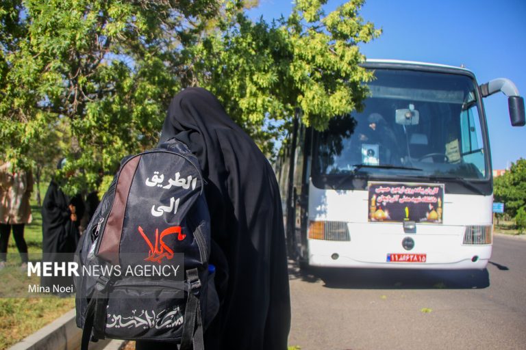 مراسم بدرقه‌ ۱۲۰ نفر از اساتید و دانشجویان به سمت مرز «تمرچین»