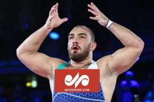 لحظه اهدای مدال طلا به امیرحسین زارع در مسابقات قهرمانی جهان – خط و نقد | اخبار ایران و جهان