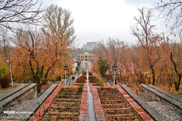 پاییز هزار رنگ در تفرجگاه بزرگ «ائل گلی» تبریز – خط و نقد | اخبار ایران و جهان