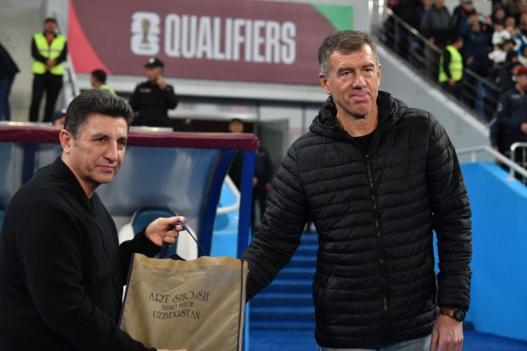 اهدای هدیه از سوی سرمربی رقیب به قلعه‌نویی/ تصویری جدید از آزمون – خط و نقد | اخبار ایران و جهان