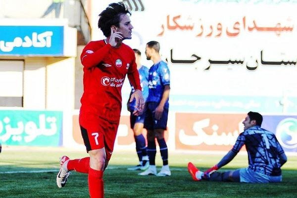 پیروزی شیرین تراکتور در دل کویر/ شاگردان خمز به رده دوم رسیدند – خط و نقد | اخبار ایران و جهان