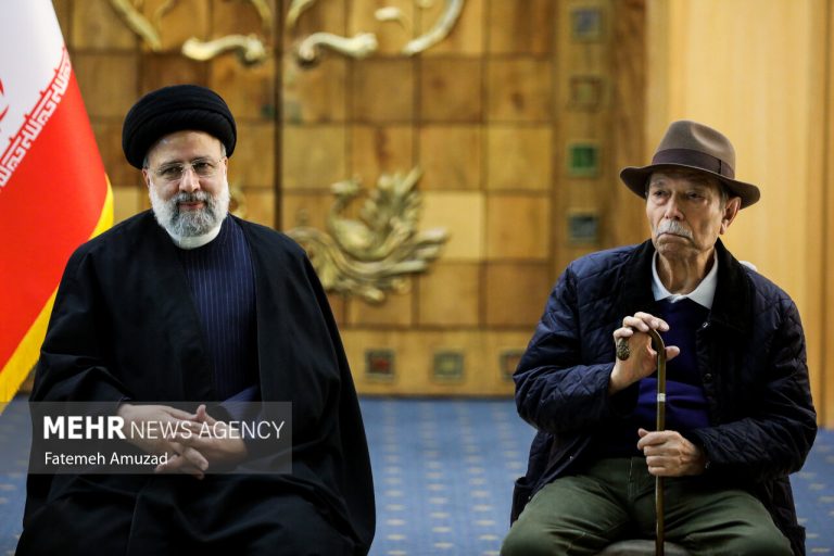 دیدار اهالی فرهنگ و هنر با رییس جمهور