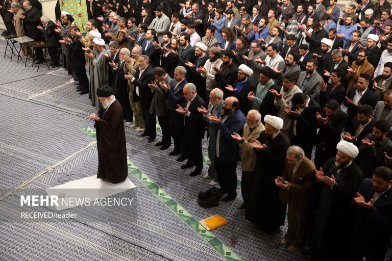 دیدار شاعران با رهبر معظم انقلاب اسلامی